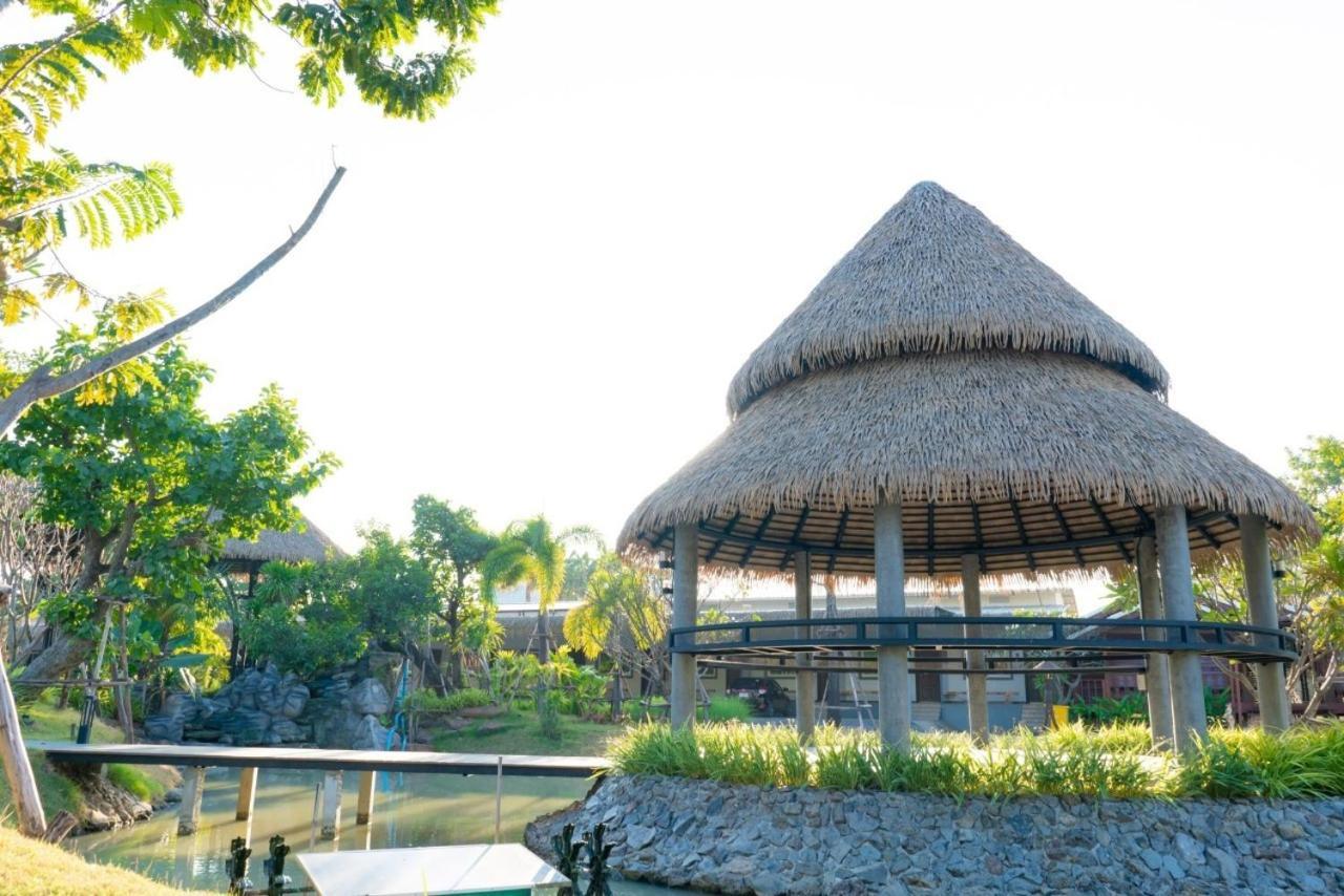 Jintana Resort Buriram Exteriör bild
