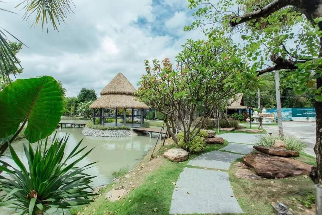 Jintana Resort Buriram Exteriör bild