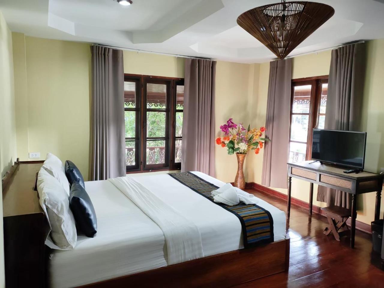 Jintana Resort Buriram Exteriör bild