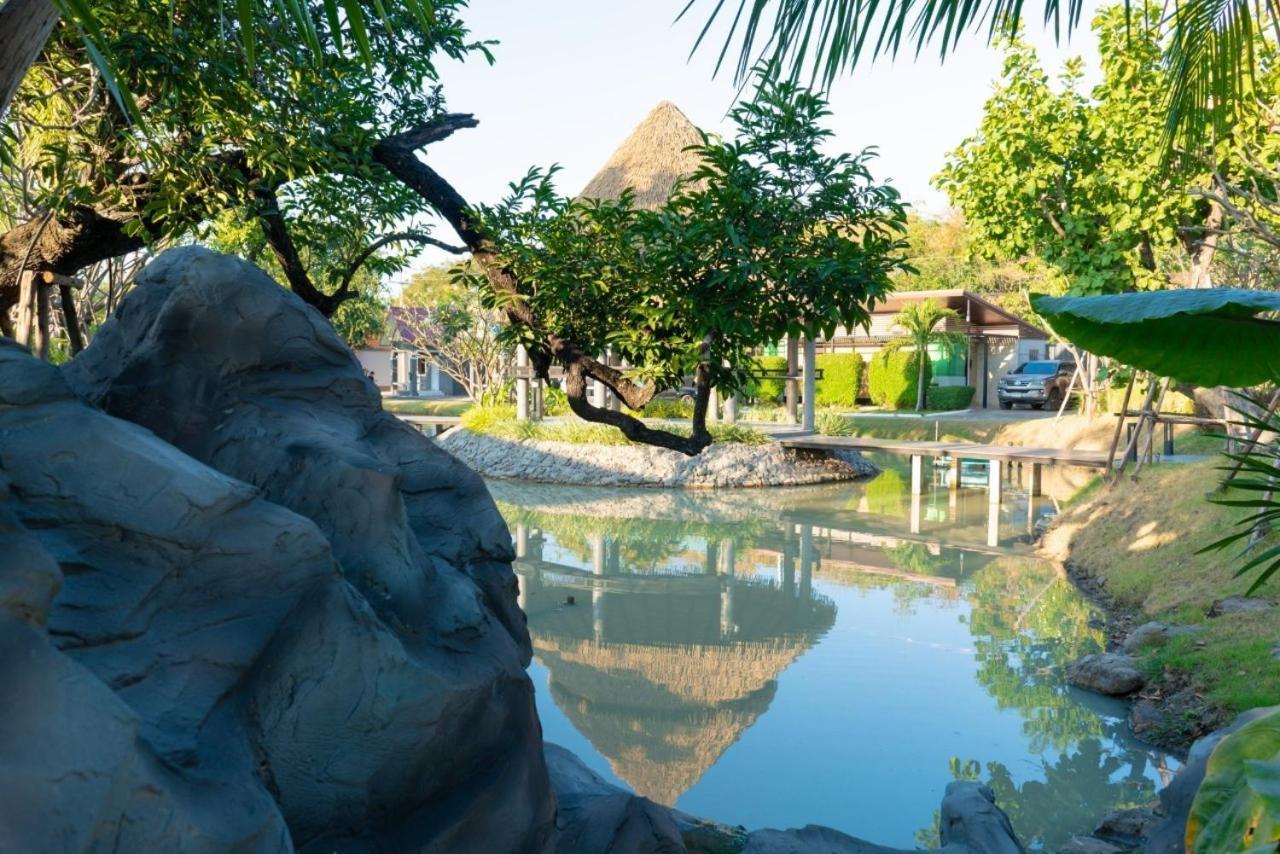 Jintana Resort Buriram Exteriör bild