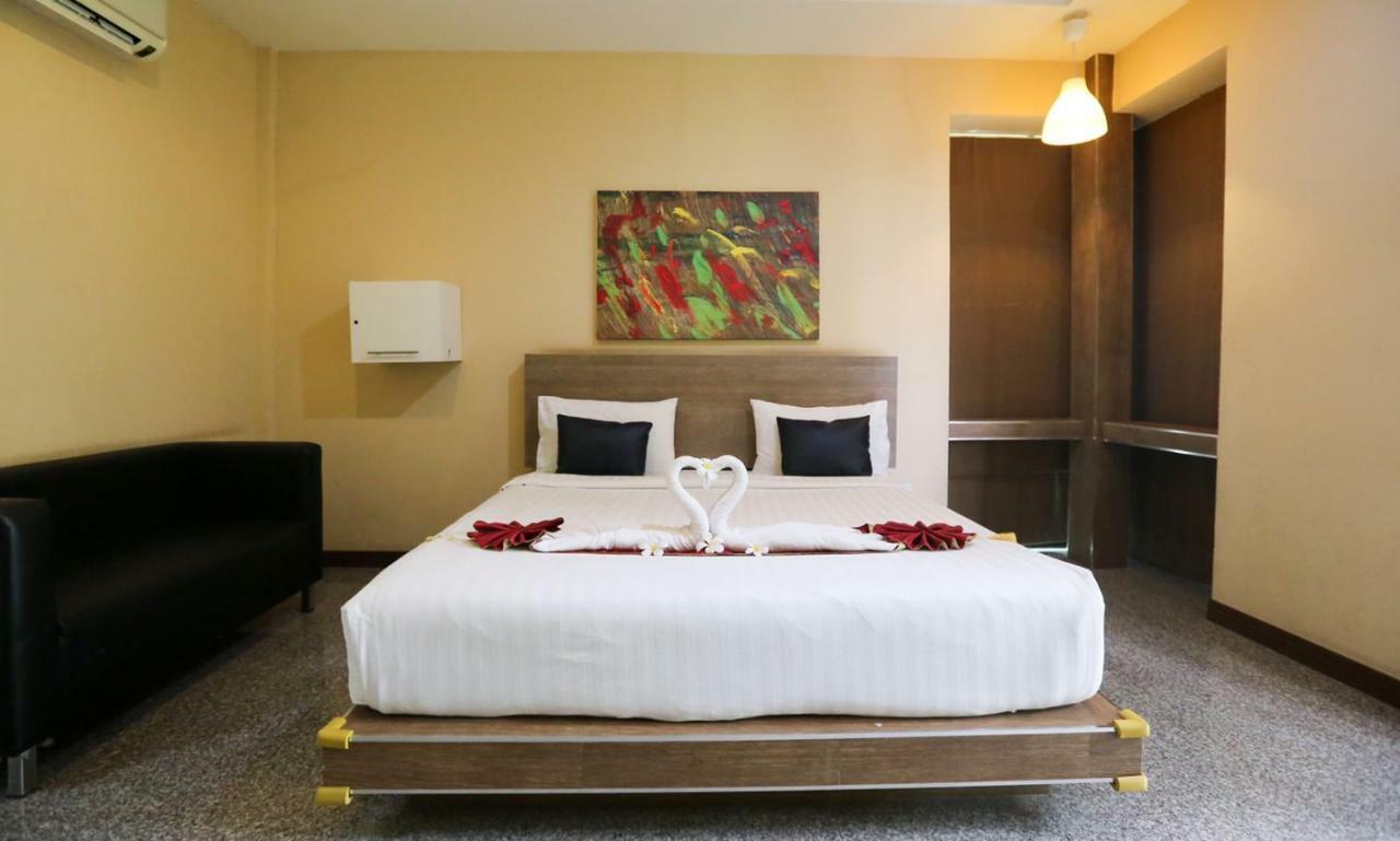 Jintana Resort Buriram Exteriör bild