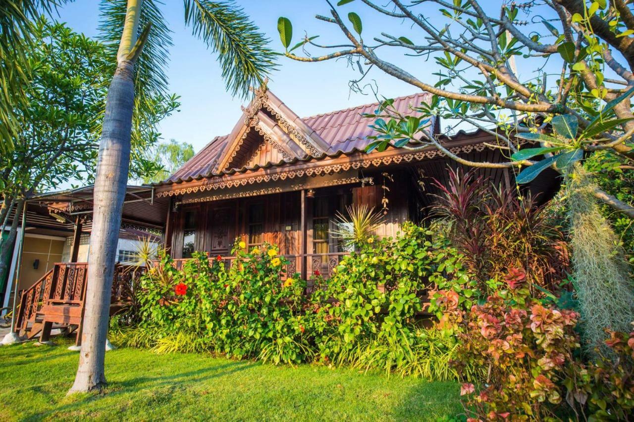 Jintana Resort Buriram Exteriör bild