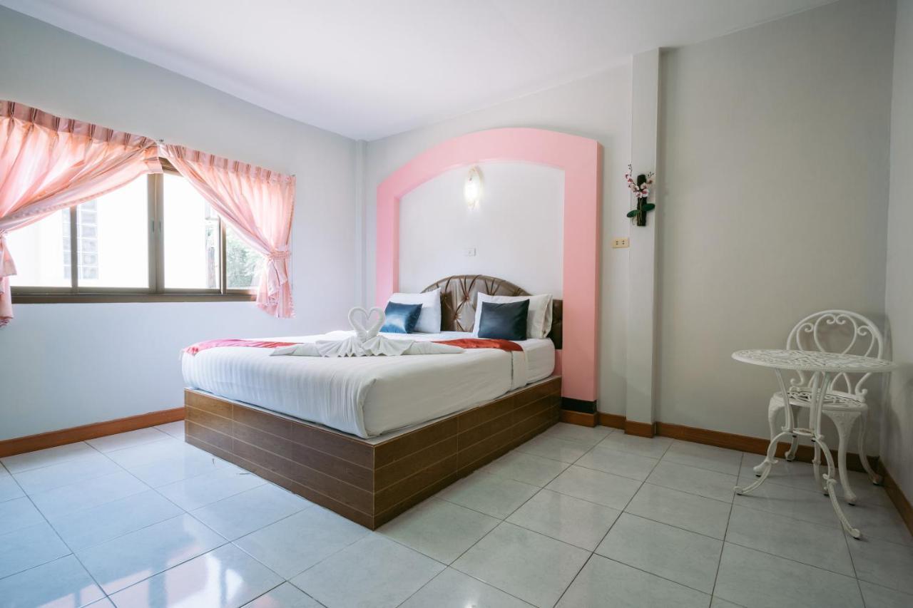 Jintana Resort Buriram Exteriör bild